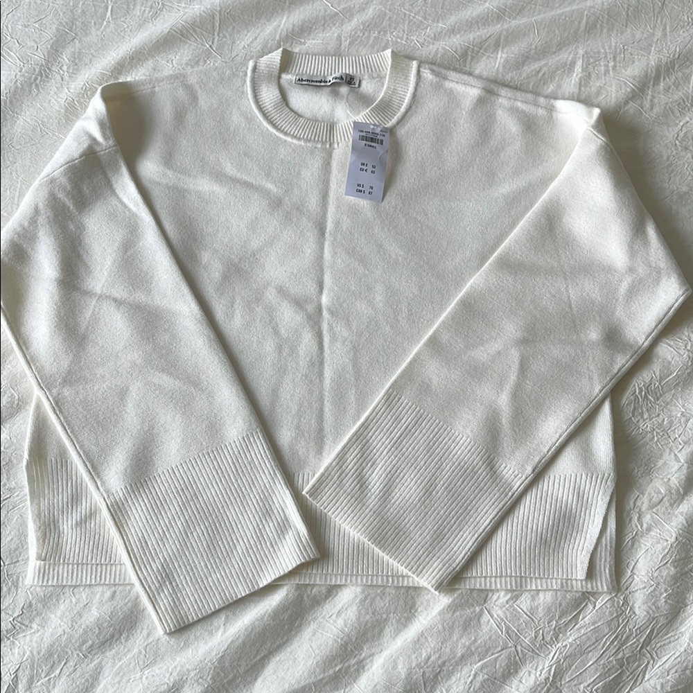 A&F White/Cream Crewneck Sweater